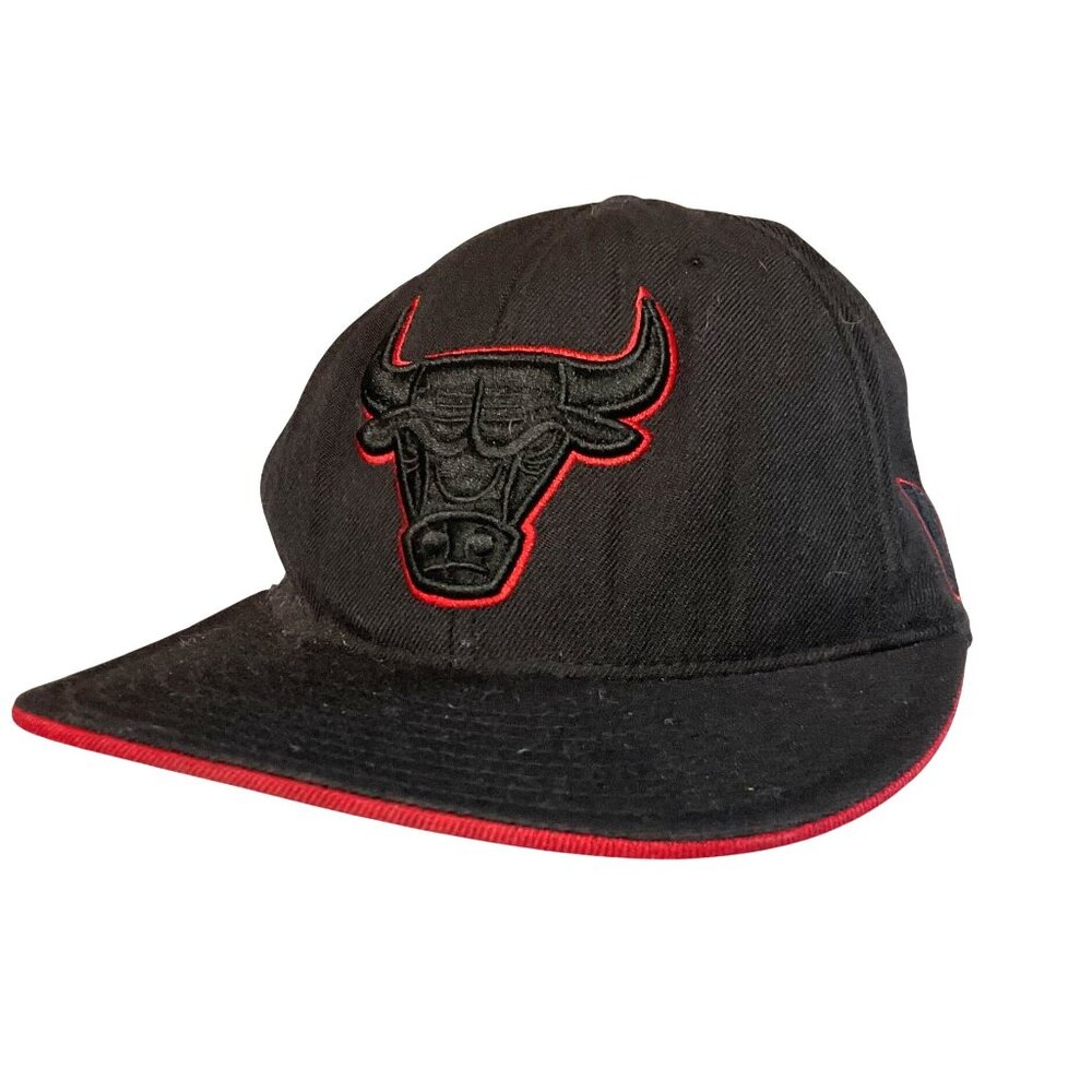 Chicago Bulls 100% Wool Cap Hat Size 7 1/8 Black Red Adidas NBA
